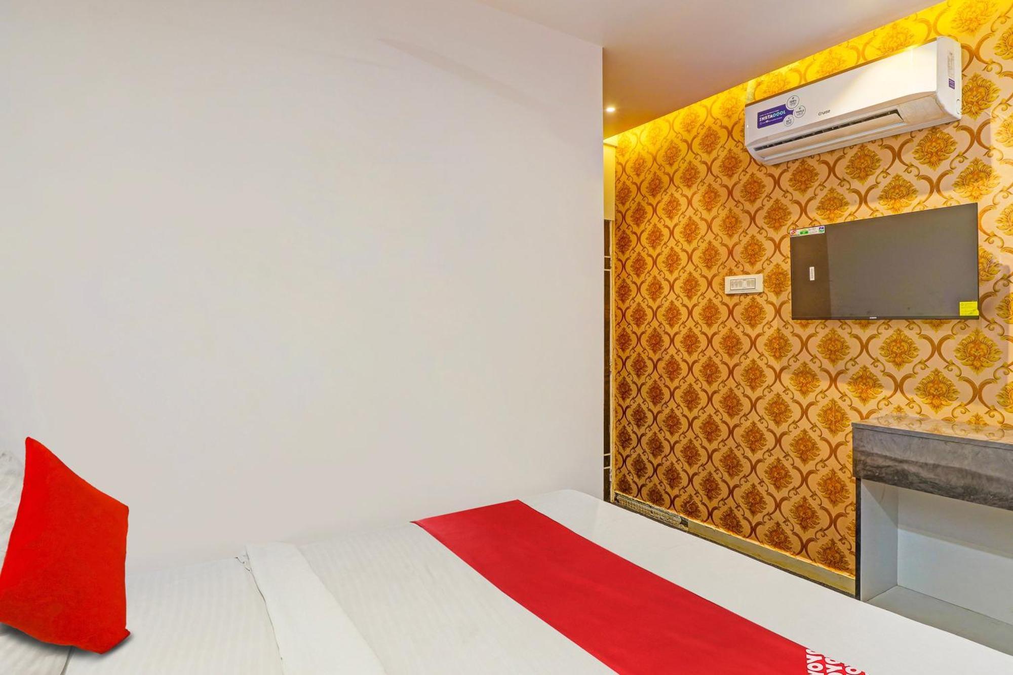 Hotel O Lotus Hotel スーラト エクステリア 写真